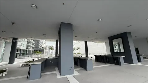 690 SW 1st Court Miami FL 33130