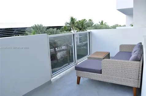 100 Lincoln Road Miami Beach FL 33139