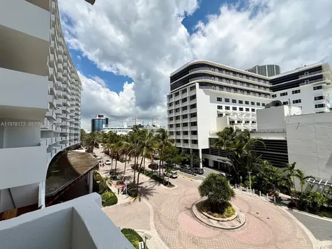100 Lincoln Road Miami Beach FL 33139