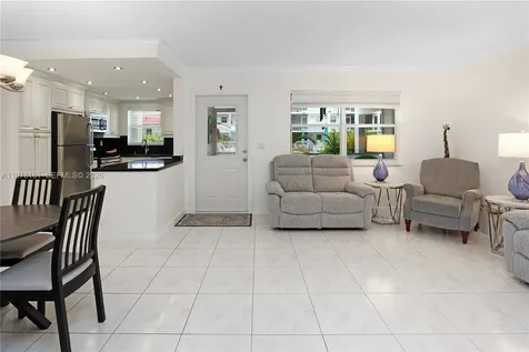 580 Egret Drive Hallandale Beach FL 33009