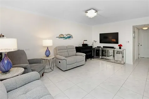 580 Egret Drive Hallandale Beach FL 33009