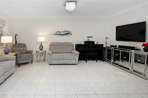 580 Egret Drive Hallandale Beach FL 33009