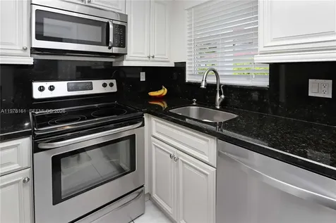 580 Egret Drive Hallandale Beach FL 33009