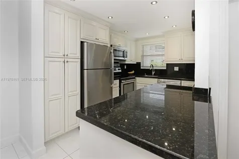 580 Egret Drive Hallandale Beach FL 33009