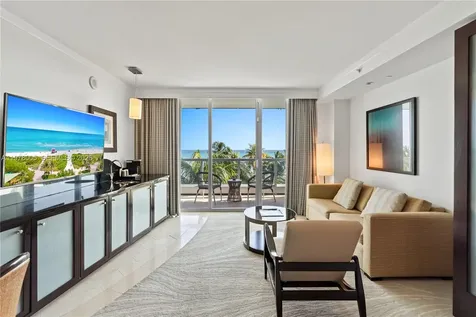 4391 Collins Avenue Miami Beach FL 33140