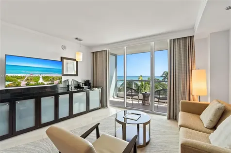 4391 Collins Avenue Miami Beach FL 33140