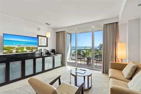 4391 Collins Avenue Miami Beach FL 33140