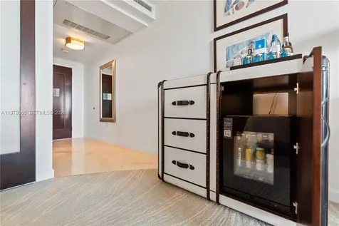 4391 Collins Avenue Miami Beach FL 33140