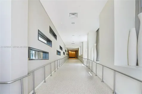4391 Collins Avenue Miami Beach FL 33140