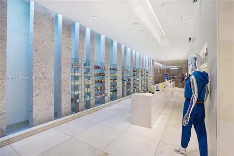 4391 Collins Avenue Miami Beach FL 33140