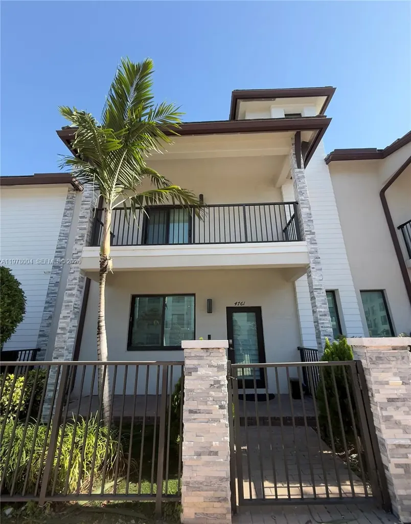 4761 NW 84th Avenue Doral FL 33166