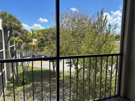 8075 SW 107th Avenue Miami FL 33173