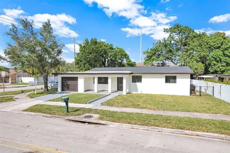695 W 73 Place Hialeah FL 33014