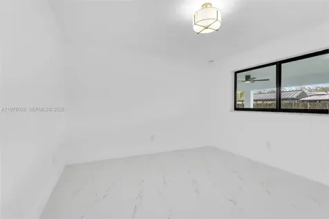 695 W 73 Place Hialeah FL 33014