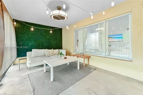 2662 NW 33rd Street Oakland Park FL 33309