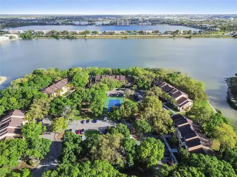 2662 NW 33rd Street Oakland Park FL 33309
