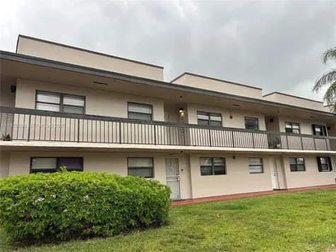 8879 Fontainebleau Boulevard Miami FL 33172