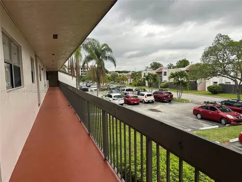 8879 Fontainebleau Boulevard Miami FL 33172