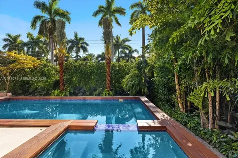 5701 N Bay Road Miami Beach FL 33140