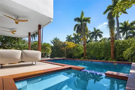 5701 N Bay Road Miami Beach FL 33140