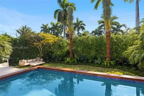 5701 N Bay Road Miami Beach FL 33140