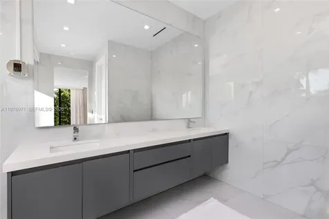 5701 N Bay Road Miami Beach FL 33140