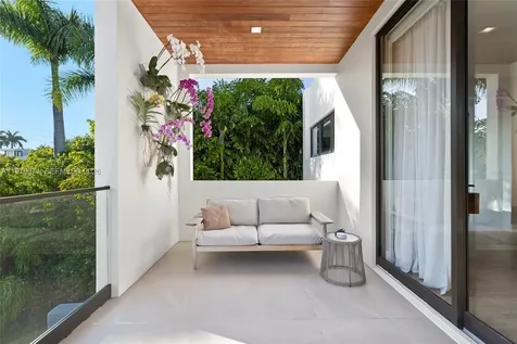 5701 N Bay Road Miami Beach FL 33140