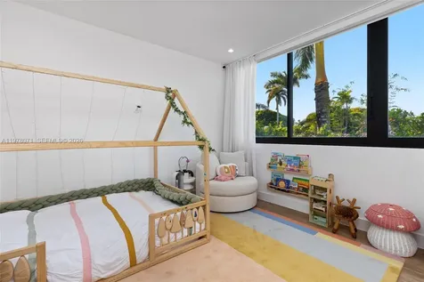 5701 N Bay Road Miami Beach FL 33140