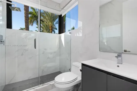 5701 N Bay Road Miami Beach FL 33140