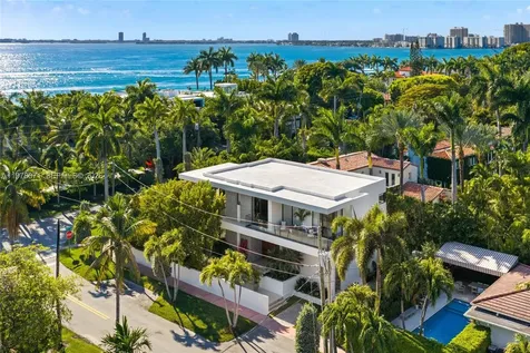 5701 N Bay Road Miami Beach FL 33140