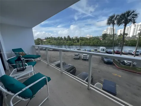 3701 N Country Club Drive Aventura FL 33180
