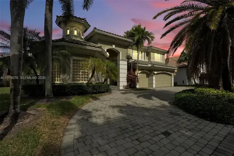 10221 Blue Palm Street Plantation FL 33324