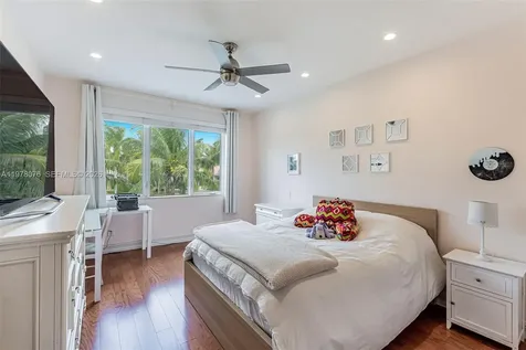 10221 Blue Palm Street Plantation FL 33324