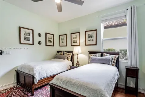 10221 Blue Palm Street Plantation FL 33324