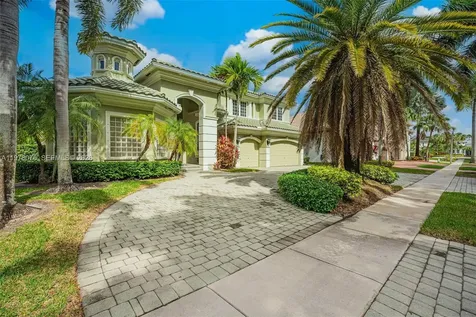 10221 Blue Palm Street Plantation FL 33324