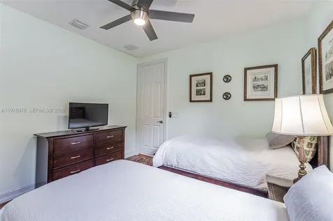 10221 Blue Palm Street Plantation FL 33324