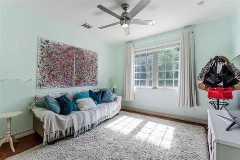 10221 Blue Palm Street Plantation FL 33324