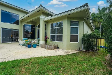 10221 Blue Palm Street Plantation FL 33324