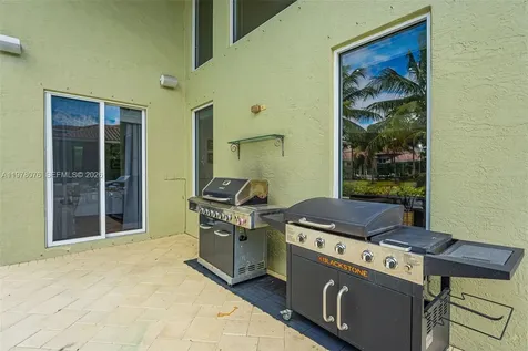 10221 Blue Palm Street Plantation FL 33324