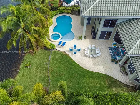 10221 Blue Palm Street Plantation FL 33324