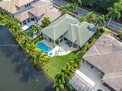 10221 Blue Palm Street Plantation FL 33324