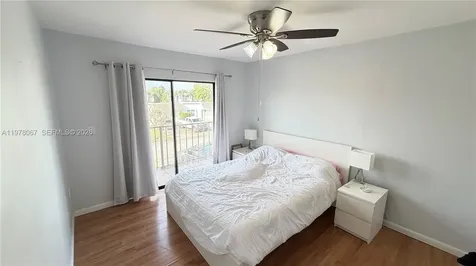 11249 SW 33rd Circle Place Miami FL 33165
