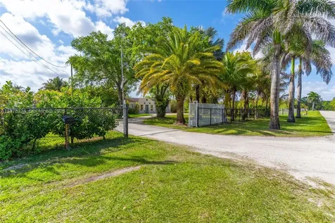 23400 SW 142nd Avenue Homestead FL 33032