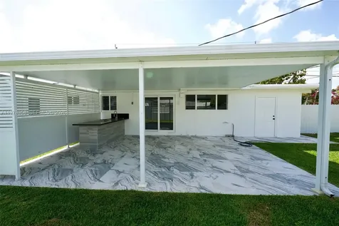 10381 SW 32nd Street Miami FL 33165