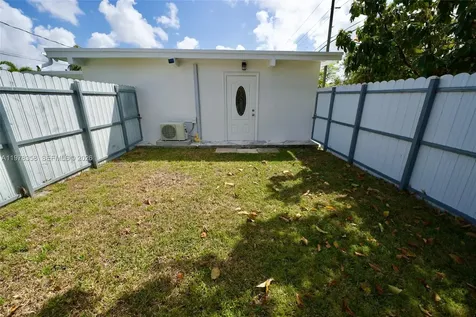 10381 SW 32nd Street Miami FL 33165