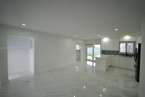 10381 SW 32nd Street Miami FL 33165