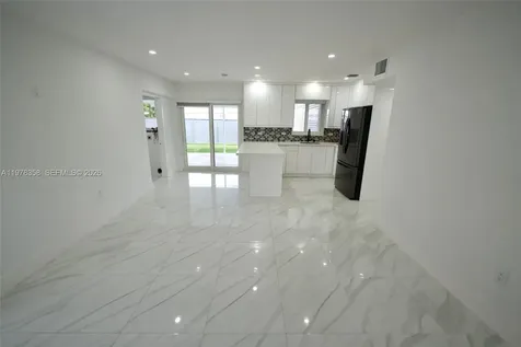 10381 SW 32nd Street Miami FL 33165