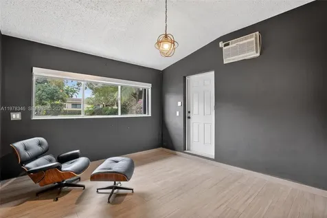 425 NE 114th Street Miami FL 33161