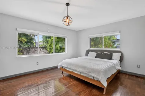 425 NE 114th Street Miami FL 33161