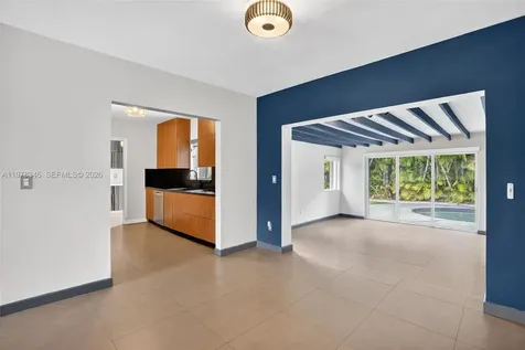 425 NE 114th Street Miami FL 33161